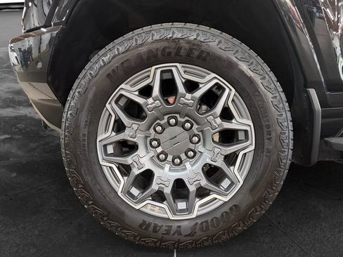 Used 2025 GMC Hummer EV 3X AWD/4WD image 9
