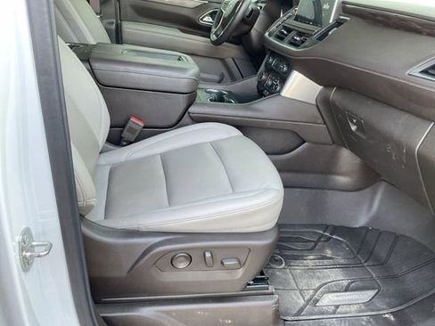 Used 2024 Chevrolet Tahoe Z71 w/ Luxury Package AWD/4WD image 21