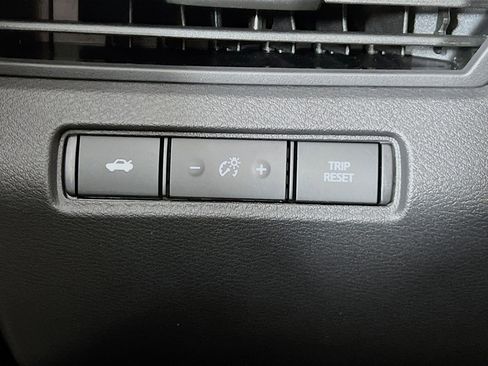 New 2025 Nissan Altima 2.5 SR image 13