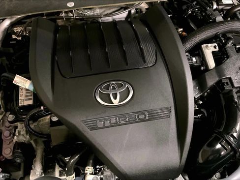 Certified 2024 Toyota Highlander XLE image 33