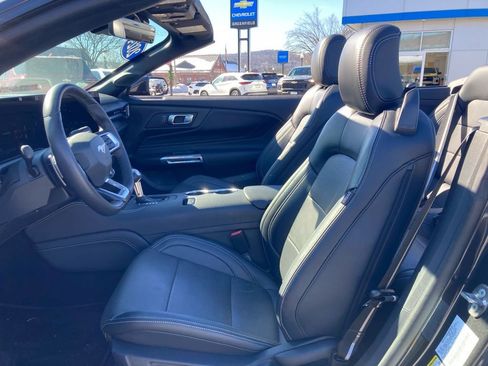 Used 2024 Ford Mustang GT Premium image 17