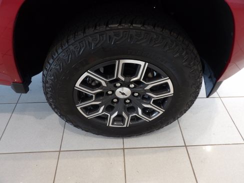 Used 2023 Chevrolet Colorado Z71 w/ Z71 Convenience Package 2 AWD/4WD image 24