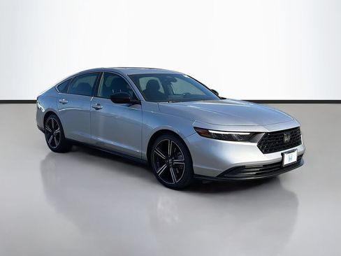 Used 2023 Honda Accord Sport image 3
