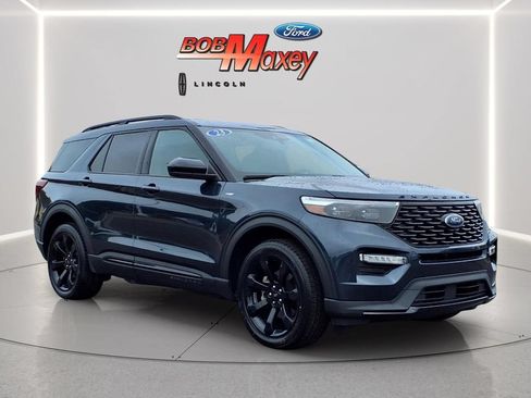 Used 2023 Ford Explorer ST-Line AWD/4WD image 3