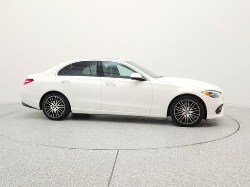 Used 2023 Mercedes-Benz C 300 Sedan image 4