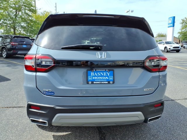Certified 2024 Honda Pilot Touring image 9