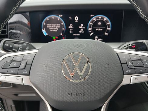 New 2026 Volkswagen Tiguan SE FWD image 14