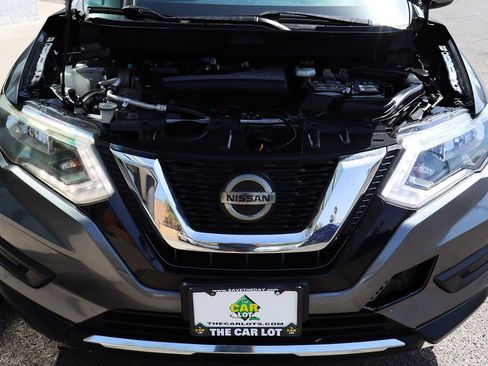Used 2018 Nissan Rogue SV AWD/4WD image 51