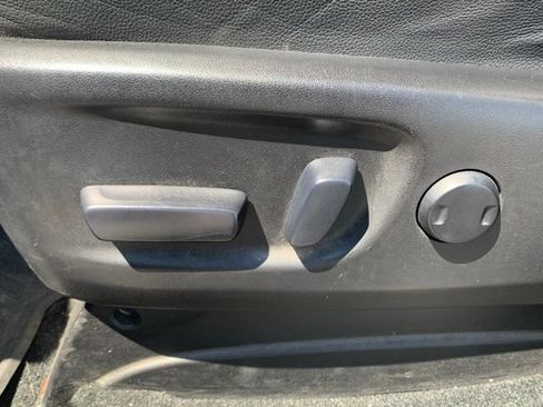 Used 2016 Toyota Sienna SE w/ SE Preferred Package FWD image 7
