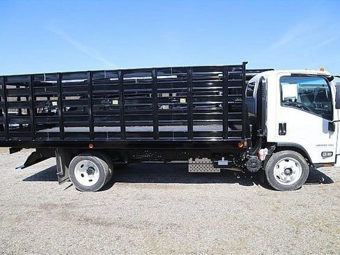 New 2025 Chevrolet Low Cab Forward image 9