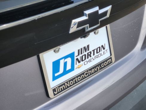 Used 2022 Chevrolet Bolt EUV LT w/ Convenience Package image 13