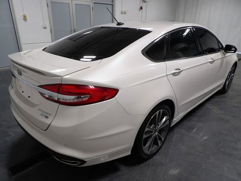 Used 2018 Ford Fusion Titanium image 5