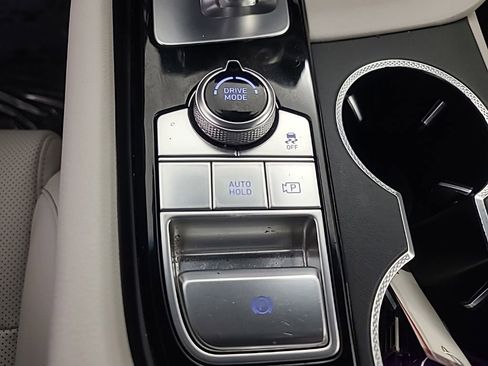 Used 2025 Genesis G70 2.5T AWD/4WD image 36