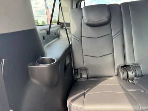 Used 2018 Cadillac Escalade ESV Luxury AWD/4WD image 49