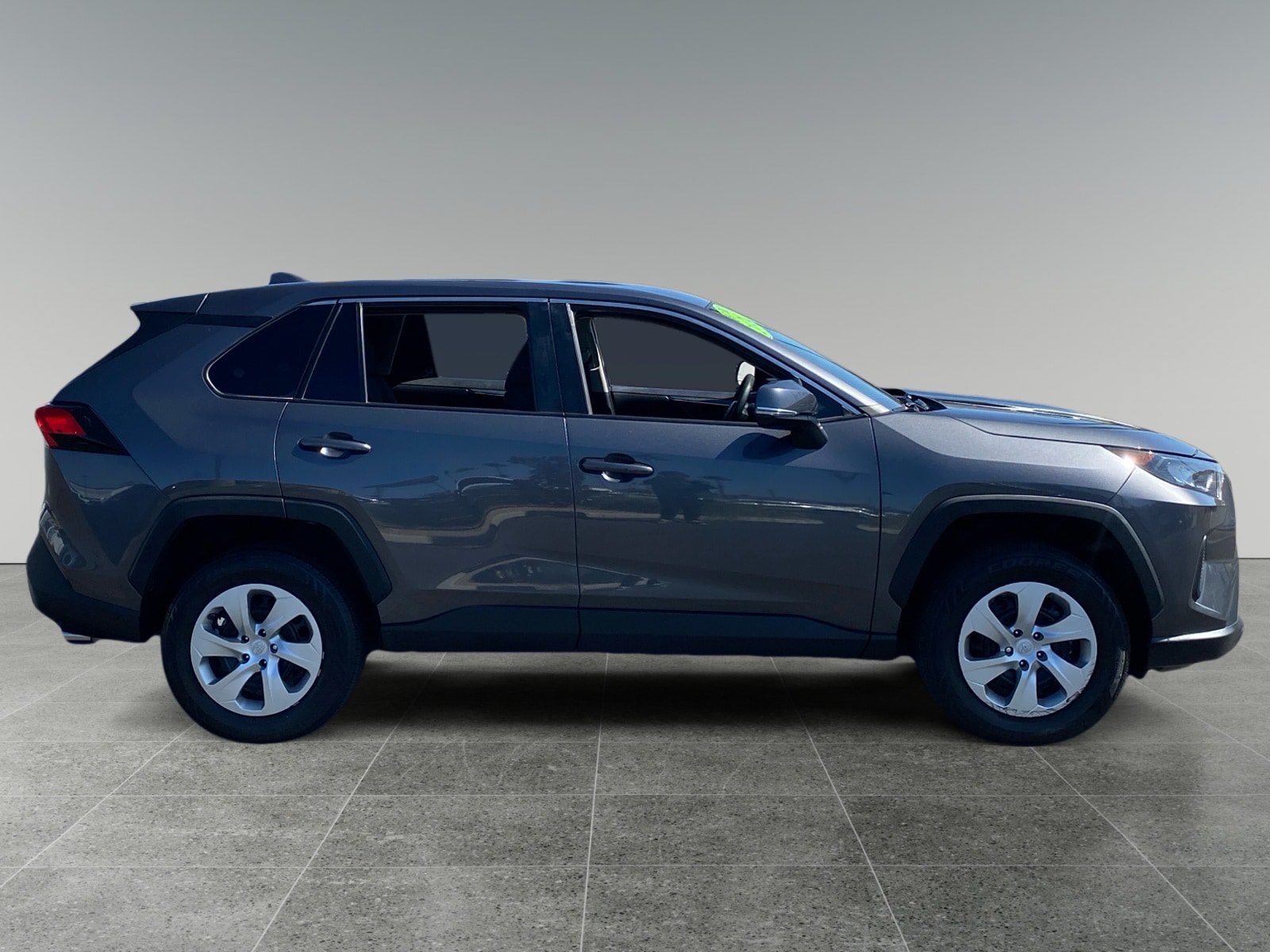 Used 2022 Toyota RAV4 LE FWD image 6