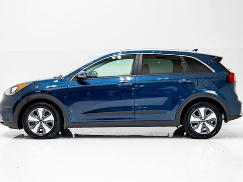 Used 2018 Kia Niro EX FWD image 27