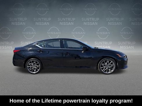 Used 2024 Nissan Altima 2.0 SR image 7