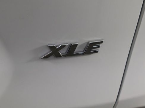 Used 2023 Toyota RAV4 XLE FWD image 43