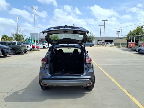 Used 2024 Nissan Kicks S FWD image 20