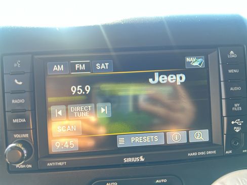 Used 2015 Jeep Wrangler Unlimited Sahara AWD/4WD image 12