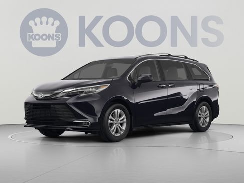 Used 2023 Toyota Sienna XLE AWD/4WD image 1