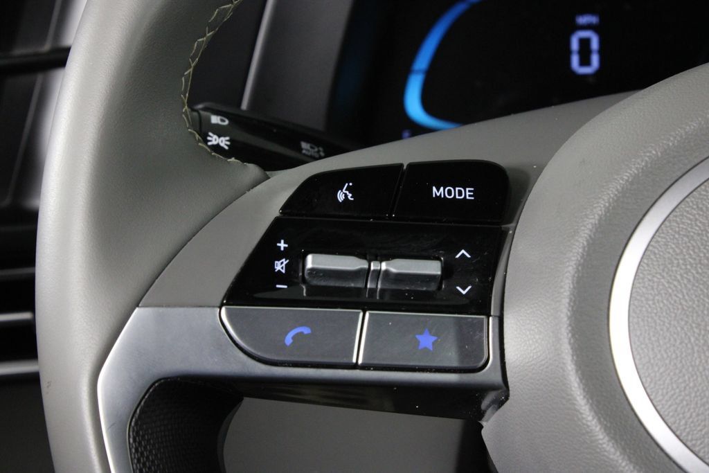 Certified 2025 Hyundai Elantra Sport FWD image 26