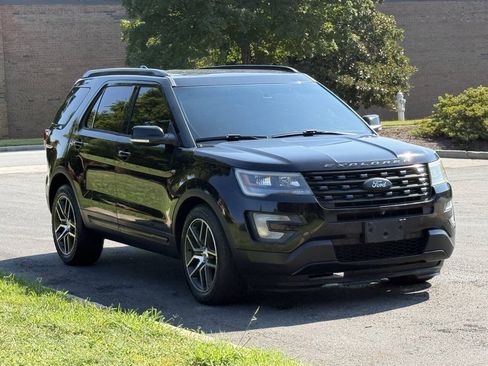 Used 2016 Ford Explorer Sport w/ Equipment Group 401A AWD/4WD image 3