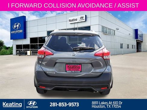 Used 2019 Nissan Kicks S image 6