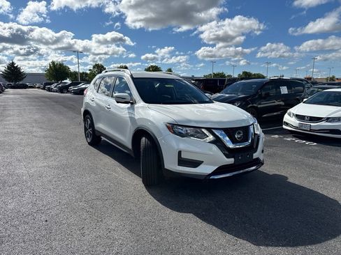 Used 2019 Nissan Rogue SV w/ Premium Package AWD/4WD image 13