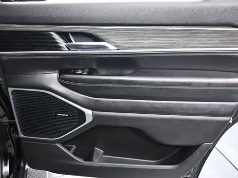 Used 2022 Jeep Wagoneer Series III w/ Flexible Seating Group image 20