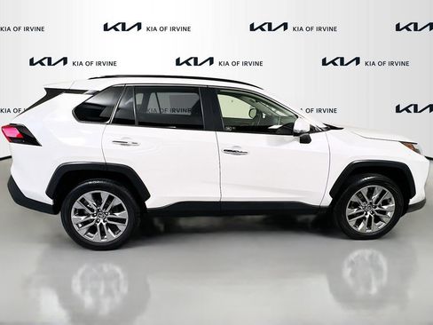 Used 2022 Toyota RAV4 Limited FWD image 8
