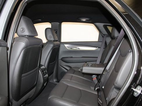 New 2025 Cadillac XT5 Luxury image 7