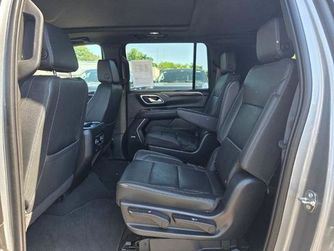 Used 2023 Chevrolet Suburban Z71 w/ Luxury Package AWD/4WD image 17