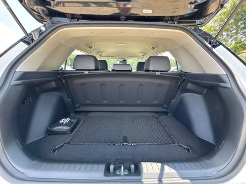 Used 2025 Hyundai Venue Limited FWD image 19