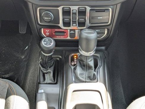 New 2026 Jeep Gladiator Mojave w/ Safety Group image 19