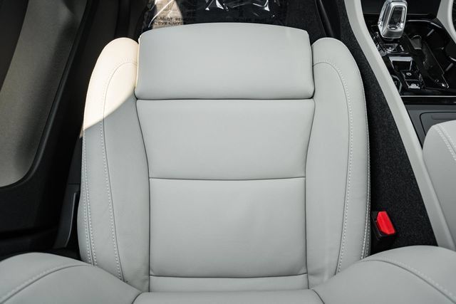 New 2026 Volvo XC40 B5 Ultra w/ Protection Package Premier AWD/4WD image 33