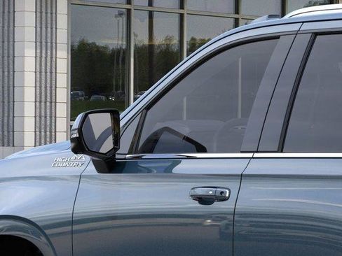 New 2026 Chevrolet Tahoe High Country AWD/4WD image 12