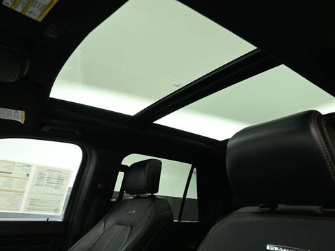 Certified 2023 Ford Expedition Max Platinum image 18