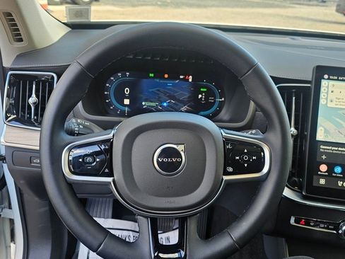Certified 2025 Volvo XC90 T8 Plus w/ Protection Package Premier image 19