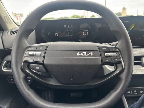 Used 2025 Kia K4 FWD image 27