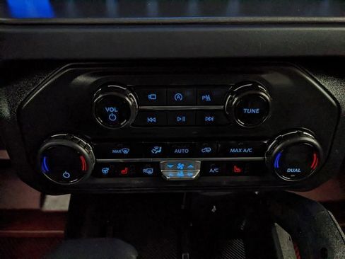 Certified 2025 Ford Bronco Badlands AWD/4WD image 40