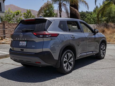 Used 2023 Nissan Rogue SV FWD image 4