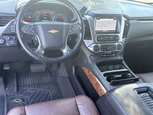Used 2020 Chevrolet Suburban Premier w/ Premier Plus Edition image 12