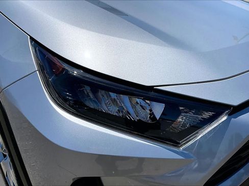 Certified 2020 Toyota RAV4 LE w/ Carpet Mat Package FWD image 27