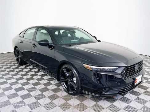 Used 2025 Honda Accord Sport image 1
