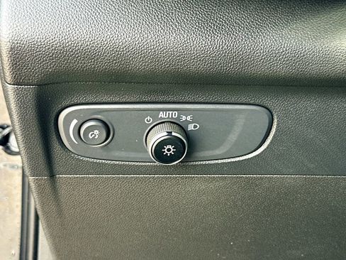 Certified 2023 Buick Envision Essence AWD/4WD image 10
