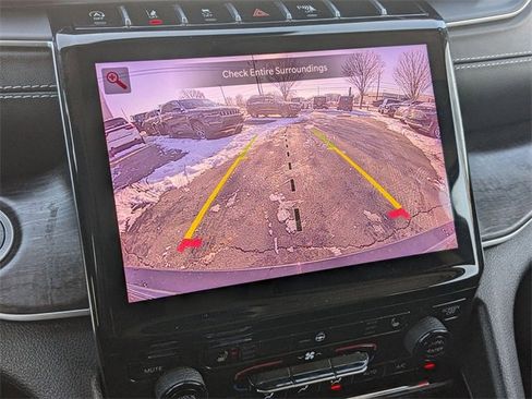 Certified 2022 Jeep Grand Cherokee Limited image 26