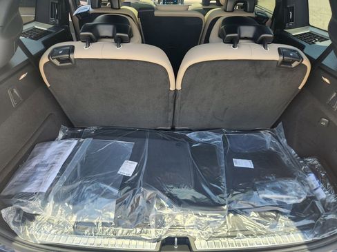 New 2026 Volvo XC90 T8 Ultra w/ Protection Package Premier AWD/4WD image 15