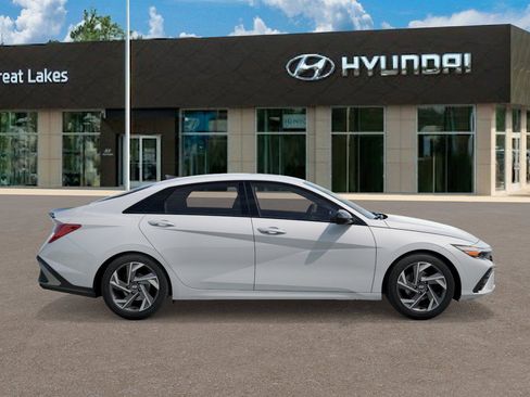 New 2026 Hyundai Elantra SEL Sport FWD image 7
