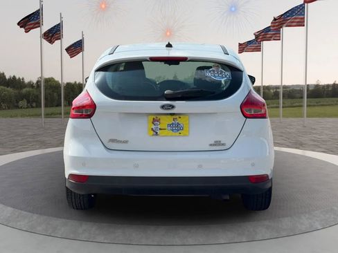Used 2016 Ford Focus SE w/ Equipment Group 201A FWD image 8